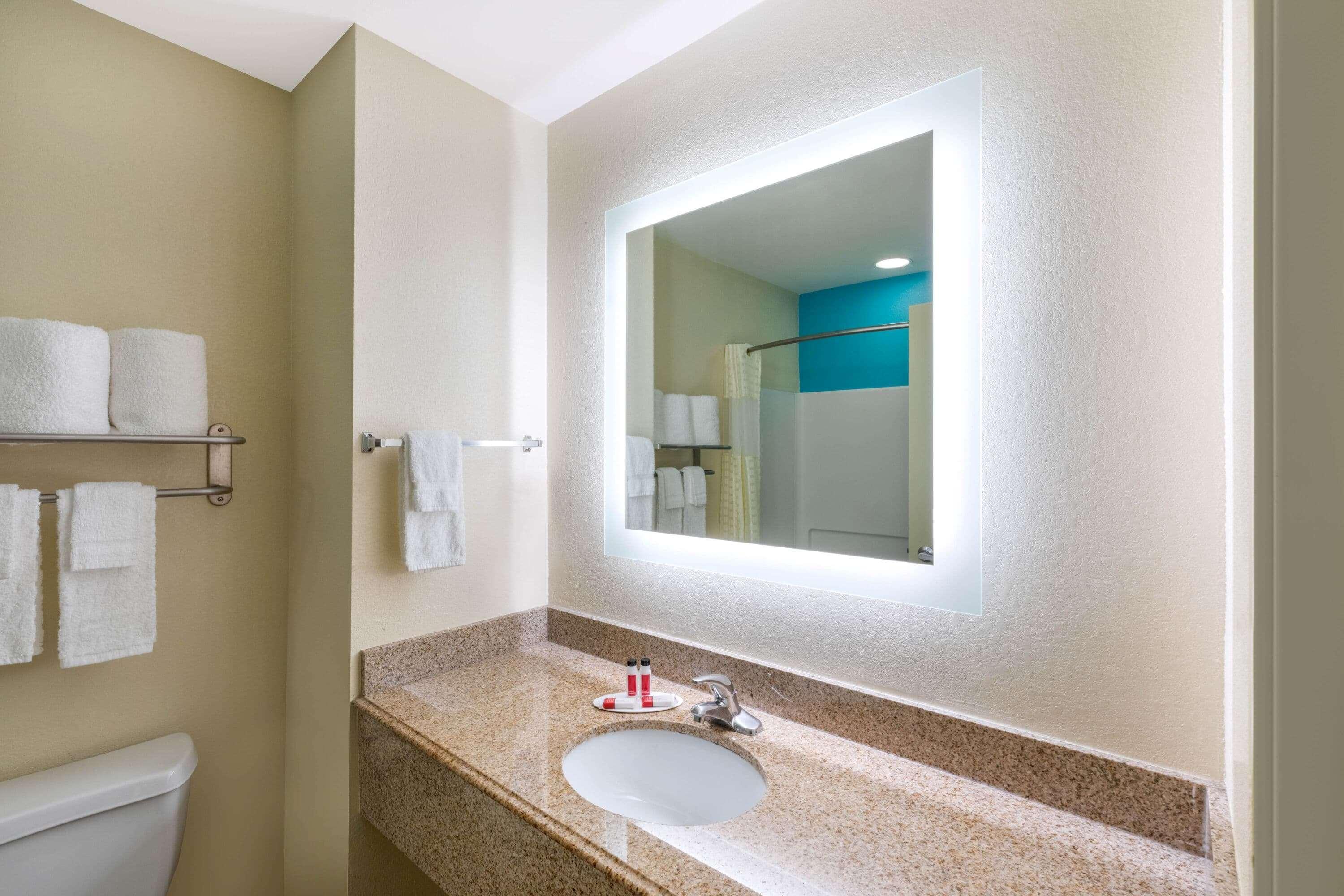 Howard Johnson By Wyndham Houma Exterior foto